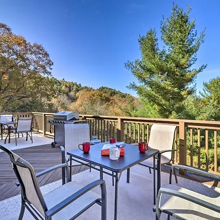 Welcoming Boone Getaway Near Hiking And Skiing!